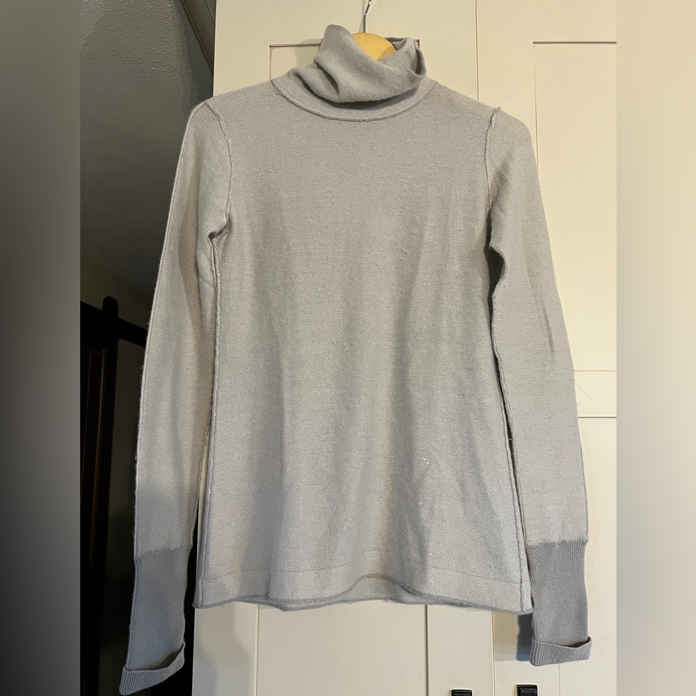Inhabit light gray 100% cashmere turtleneck sweater, thumb holes, size M